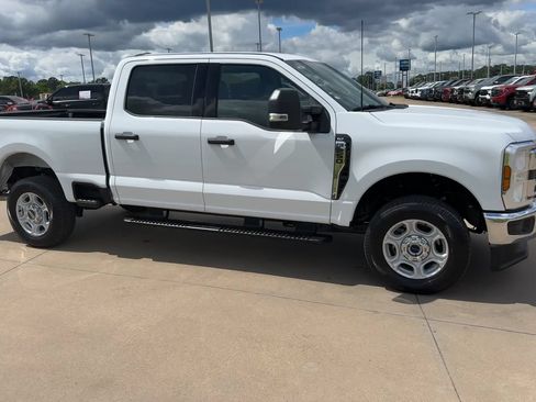 Used 2026 Ford F250 XLT AWD/4WD image 2