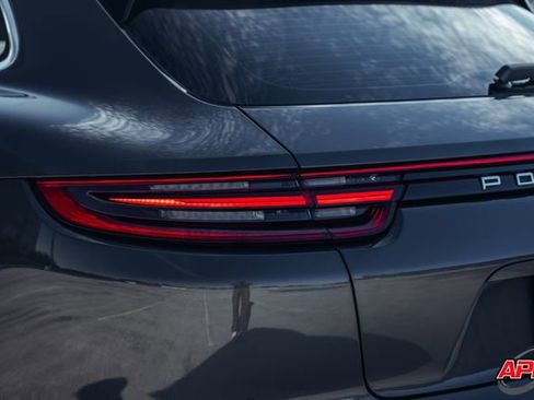 Used 2018 Porsche Panamera 4S image 49