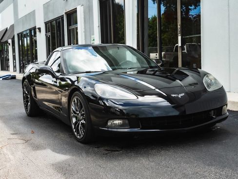 Used 2009 Chevrolet Corvette Coupe w/ Preferred Equipment Group RWD image 3