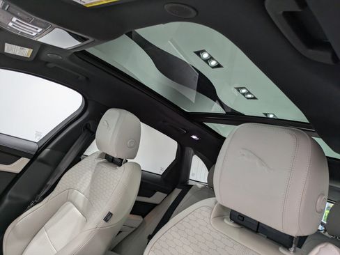 Used 2025 Jaguar F-PACE R-Dynamic S image 9