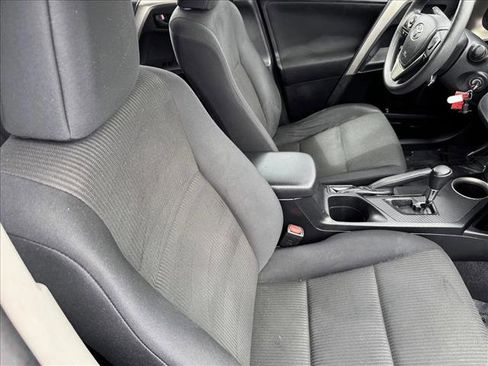 Used 2014 Toyota RAV4 LE FWD image 19