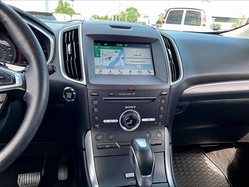 Used 2016 Ford Edge Titanium w/ Equipment Group 302A AWD/4WD image 18