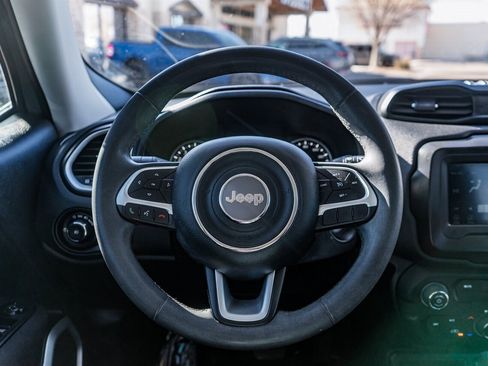 Used 2020 Jeep Renegade Latitude image 15