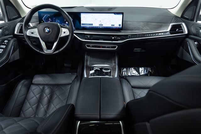 Used 2025 BMW X7 xDrive40i AWD/4WD image 21