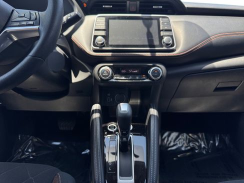 Used 2019 Nissan Kicks SR FWD image 11