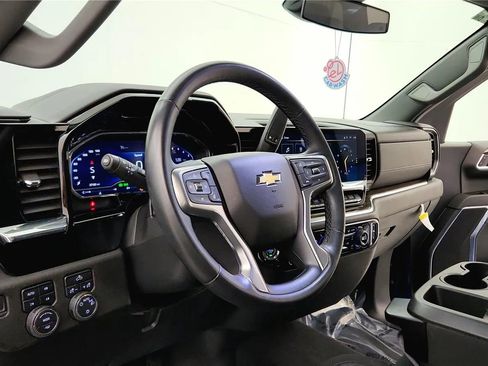 Used 2023 Chevrolet Silverado 1500 LT w/ Z71 Off-Road Package image 26