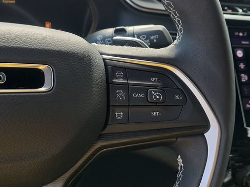 Certified 2025 Jeep Grand Cherokee Altitude RWD image 23