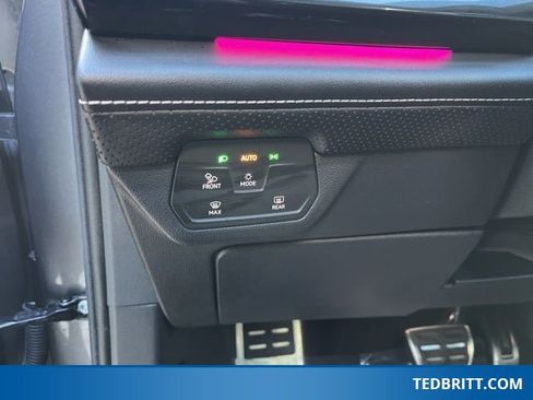 Used 2024 Volkswagen Atlas SEL Premium R-Line image 41