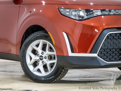 Used 2025 Kia Soul S FWD image 3