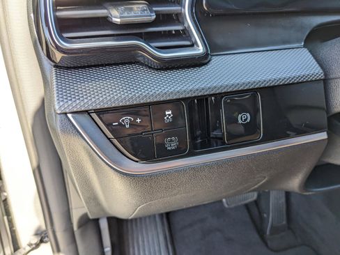 Used 2023 Kia Sportage LX image 28