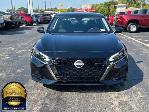 Used 2024 Nissan Altima 2.5 S image 2