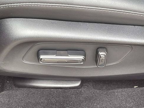 Used 2025 Honda HR-V EX-L image 14