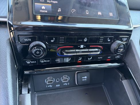 Used 2023 Jeep Grand Cherokee L Laredo w/ Luxury Tech Group I AWD/4WD image 23
