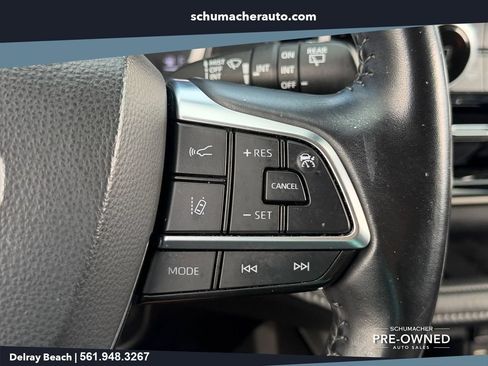 Used 2021 Toyota Highlander LE FWD image 23