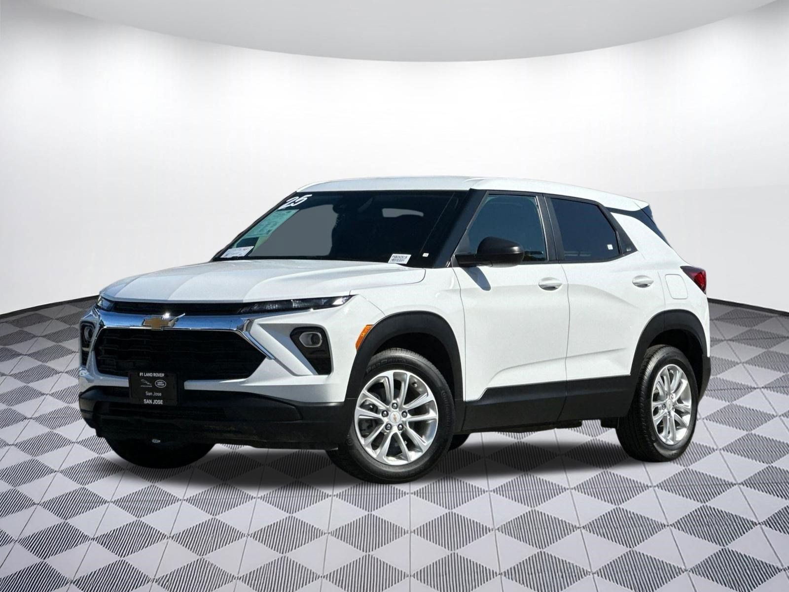 Used 2025 Chevrolet TrailBlazer LS w/ LS Convenience Package FWD image 2
