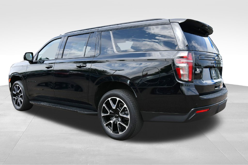 Used 2024 Chevrolet Suburban RST w/ Luxury Package AWD/4WD image 5
