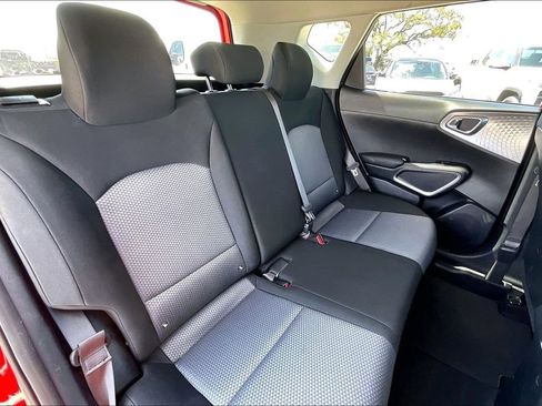 Used 2025 Kia Soul LX w/ LX Technology Package image 22