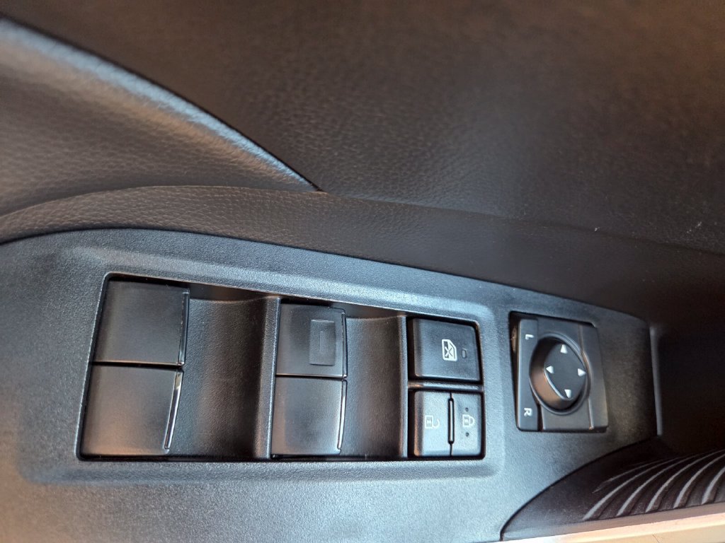 Used 2024 Toyota RAV4 LE AWD/4WD image 20