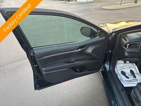 Used 2021 Toyota Camry SE w/ Convenience Package image 9