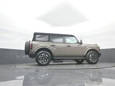 New 2026 Ford Bronco Outer Banks image 38