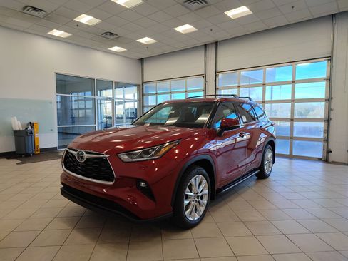 New 2026 Toyota Highlander Limited image 8