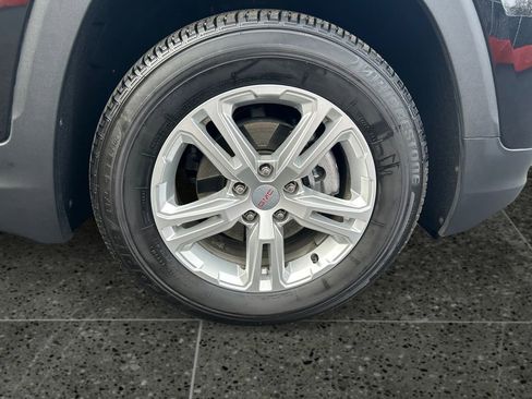 Used 2018 GMC Terrain SLE w/ Driver Convenience Package image 9