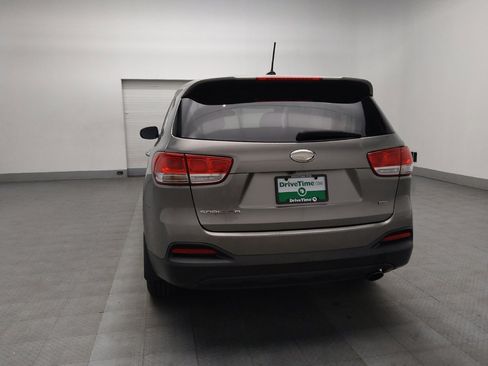 Used 2018 Kia Sorento L image 6