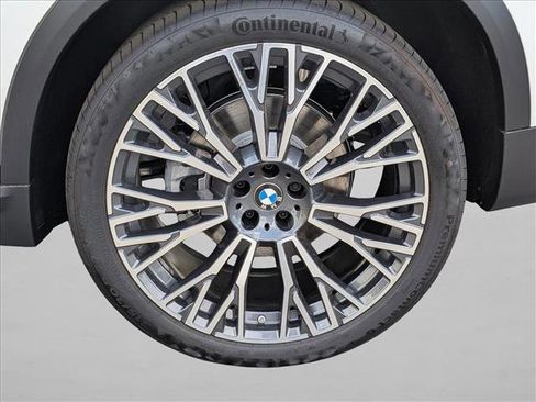 New 2026 BMW X5 xDrive40i w/ Executive Package AWD/4WD image 10