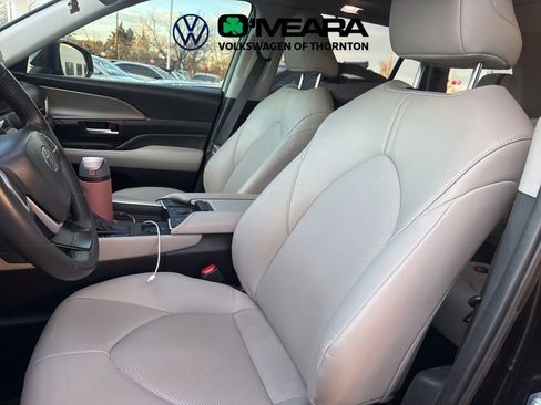 Used 2024 Toyota Grand Highlander XLE image 7