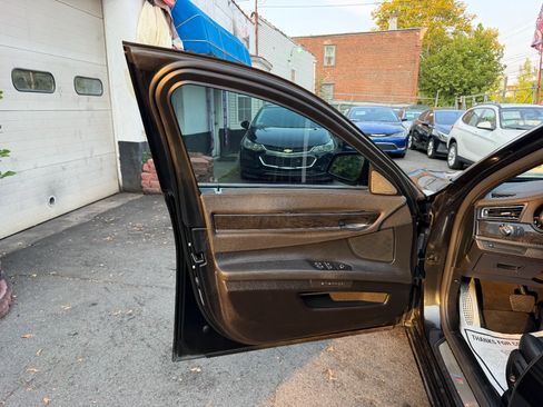 Used 2015 BMW 740i RWD image 25