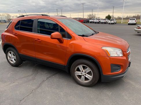 Used 2015 Chevrolet Trax LT w/ LT Sun and Sound Package image 3