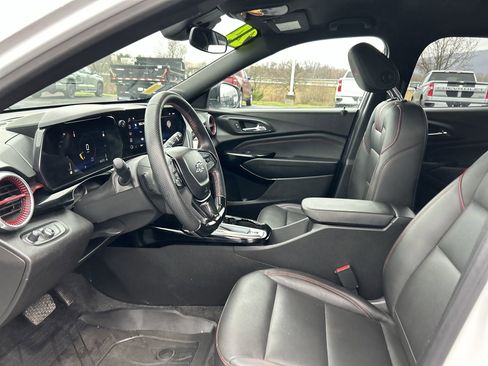 Used 2024 Chevrolet Trax RS w/ Driver Confidence Package image 21