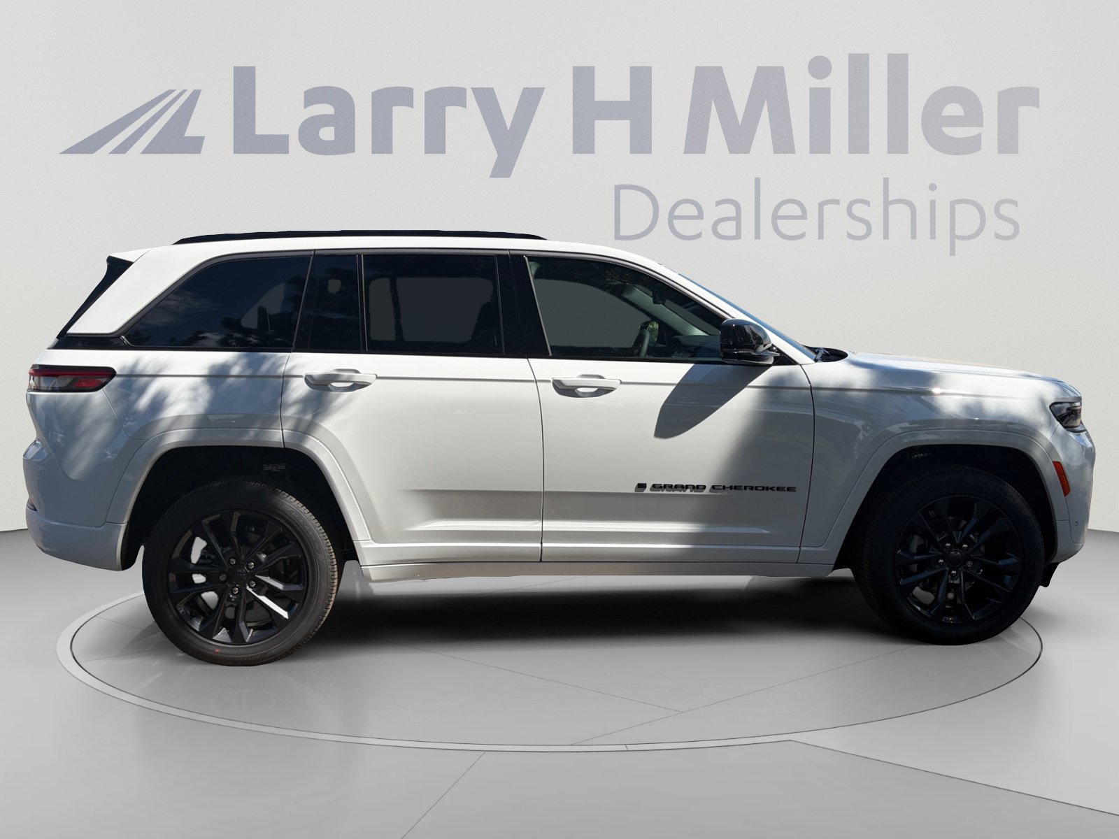 New 2026 Jeep Grand Cherokee Limited AWD/4WD image 6