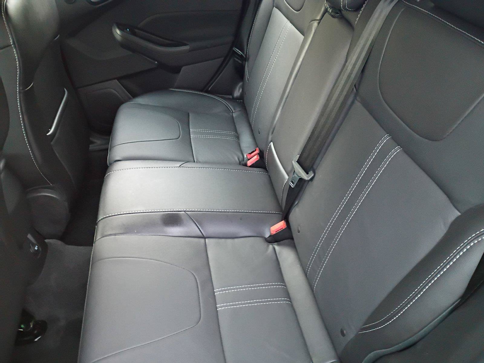 Used 2014 Ford Focus Titanium FWD image 18