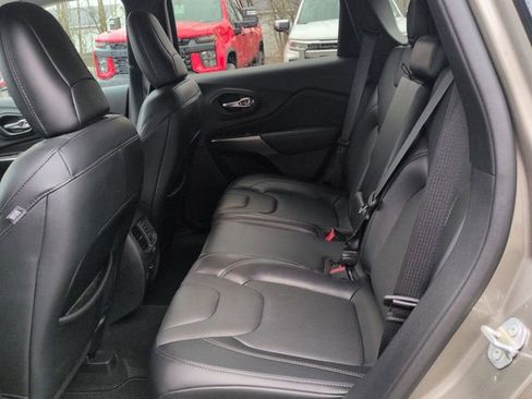 Used 2021 Jeep Cherokee Latitude Lux w/ Comfort/Convenience Group image 25