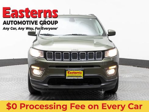 Used 2021 Jeep Compass Latitude AWD/4WD image 2