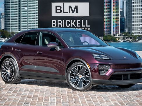 Used 2025 Porsche Macan 4 Electric image 1