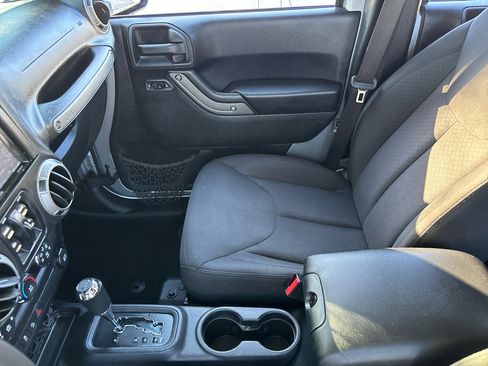 Used 2016 Jeep Wrangler Unlimited Sport w/ Quick Order Package 24S image 18