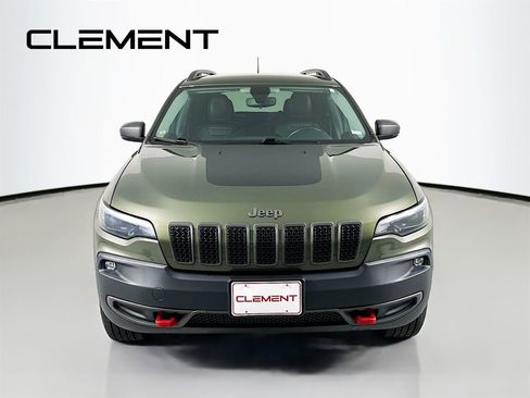 Used 2019 Jeep Cherokee Trailhawk w/ Cold Weather Group AWD/4WD image 3