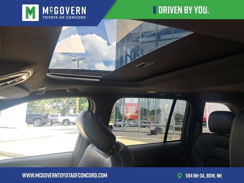 Used 2025 Jeep Grand Cherokee Altitude AWD/4WD image 17