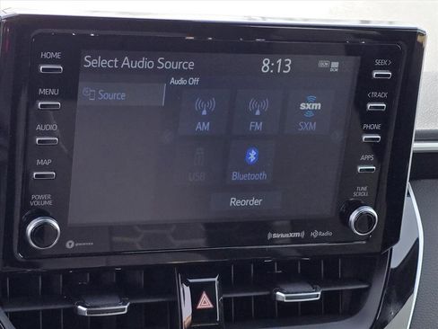 Used 2022 Toyota Corolla SE w/ SE Preferred Package image 25