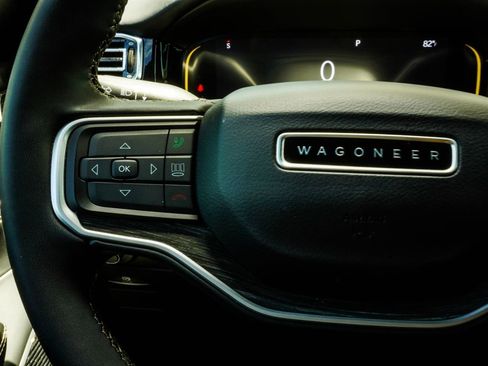 Used 2022 Jeep Wagoneer Series III w/ Premium Group I AWD/4WD image 31