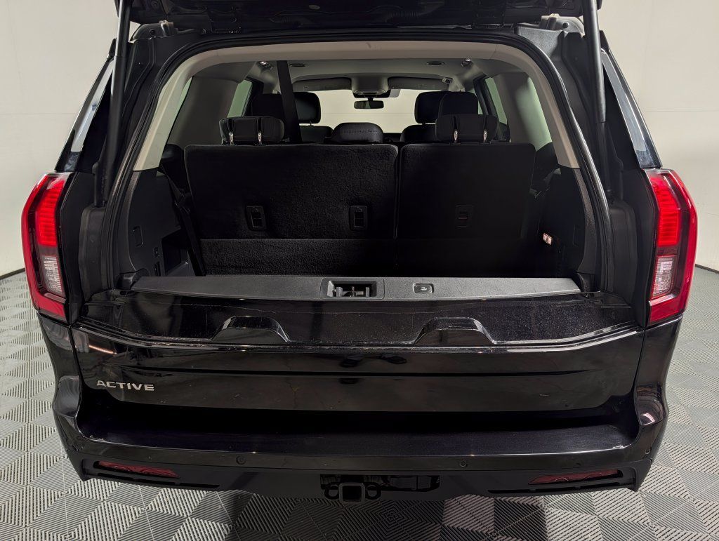 Certified 2025 Ford Expedition Active RWD image 6