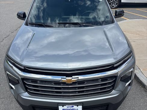 Used 2024 Chevrolet Traverse LT AWD/4WD image 8