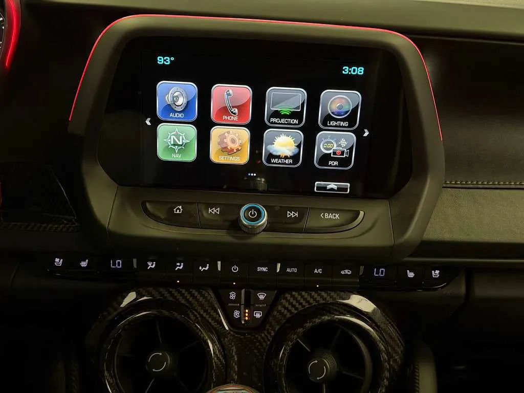 Used 2018 Chevrolet Camaro SS RWD image 30
