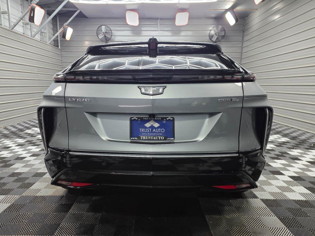 Used 2024 Cadillac Lyriq Luxury AWD/4WD image 7