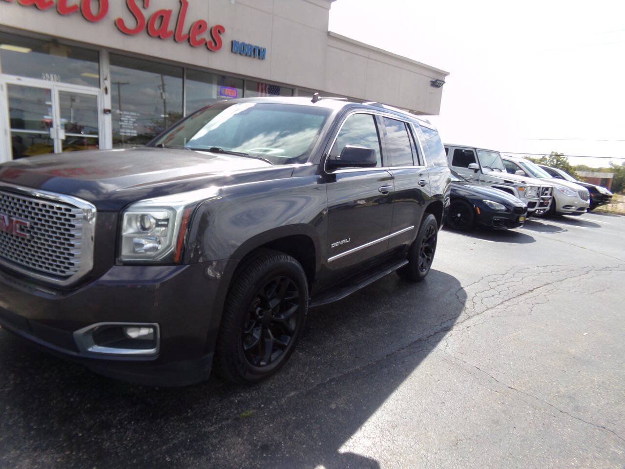 Used 2015 GMC Yukon Denali w/ Touring Package AWD/4WD image 38