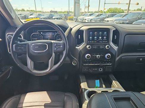 Used 2022 GMC Sierra 1500 Denali w/ Denali Premium Package AWD/4WD image 2