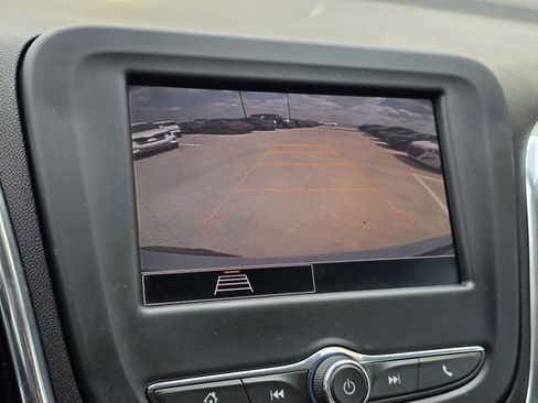 Used 2022 Chevrolet Equinox LT FWD image 22