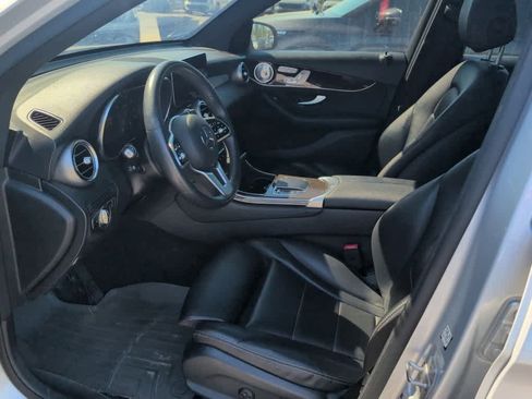 Used 2020 Mercedes-Benz GLC 300 4MATIC w/ Multimedia Package image 11